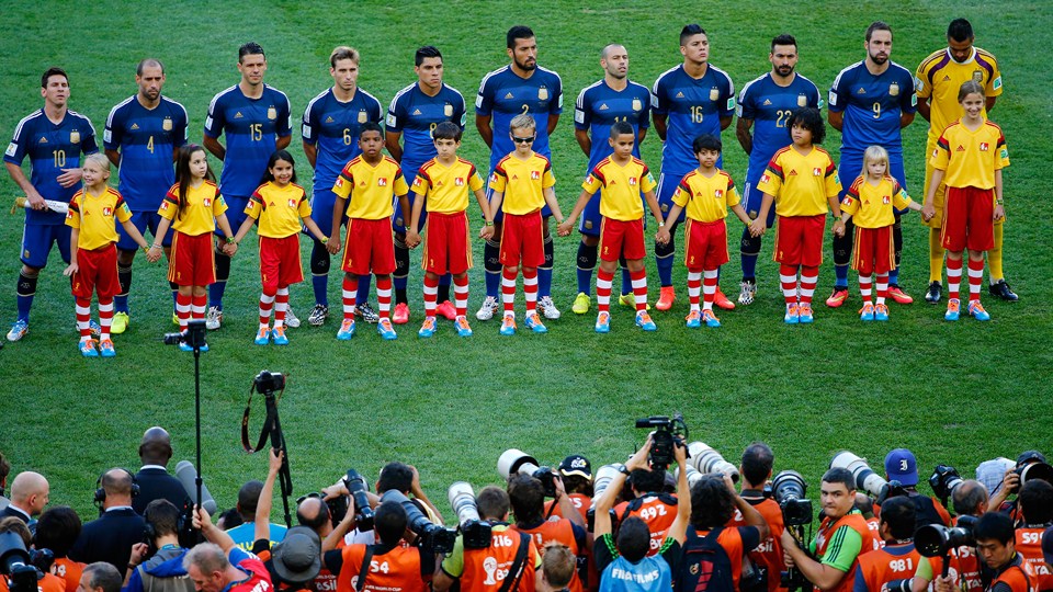 Argentina-players-line-up-on-the-pitch-for-the-National-Anthem-prior-to-the-2014-FIFA-World-Cup-Brazil-Final