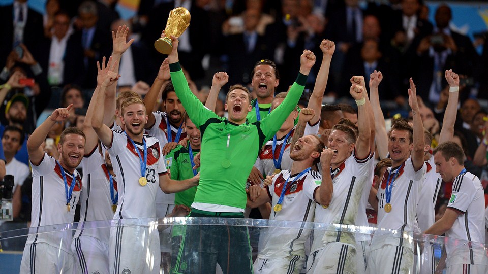 Manuel-Neuer-of-Germany-holds-the-World-Cup