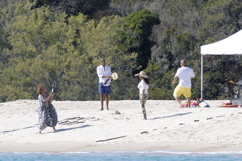 EXCLUSIVE - Beyonce celebrates her birthday with Jay-Z and Blue Ivy in South of France. Beyonce wears a loose dress, is she pregnant of her second child ?