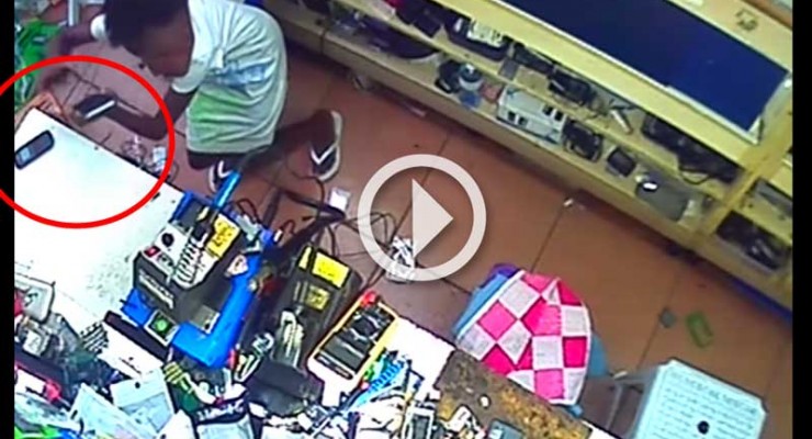 6-year-old-steals-Samasung-Galaxy-phones-south-africa