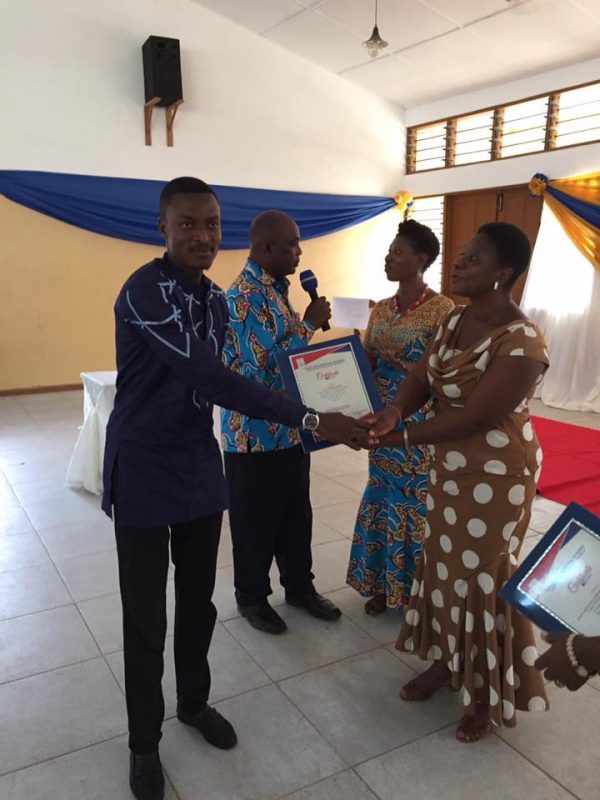 Nana Kwesi Coomson receiving the certificate of honour on behalf of www.233times.net