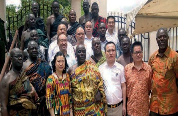 The-Okyenhene-in-a-pose-with-the-Chinese-Ambassador-620x406